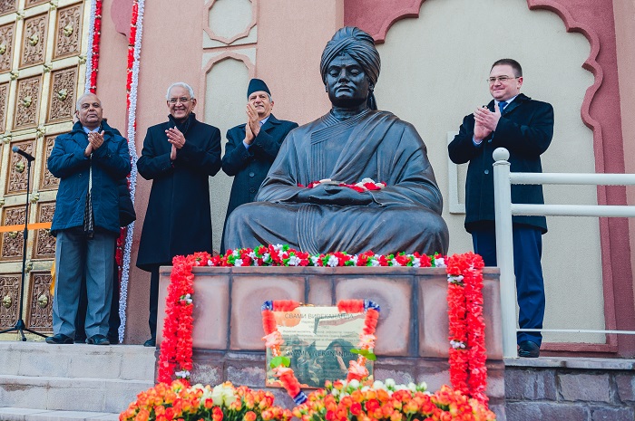 Памятник великому индийскому мыслителю
