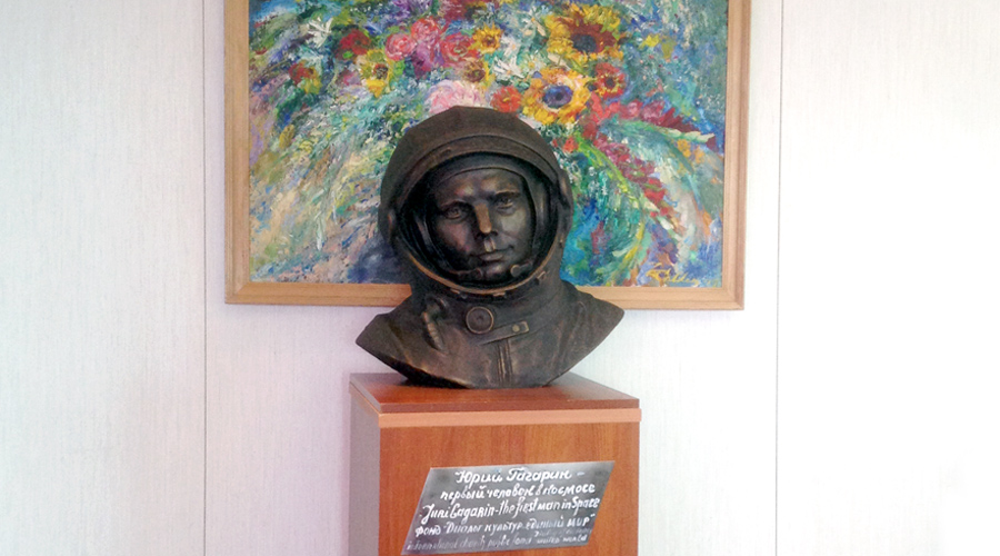 Бюст Гагарина в Антарктиде