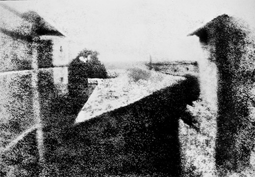 первая в истории человечества фотография – «Вид из окна в Ле Гра»